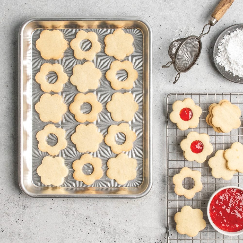 Naturals® Vintage Starburst Quarter Sheet Pan