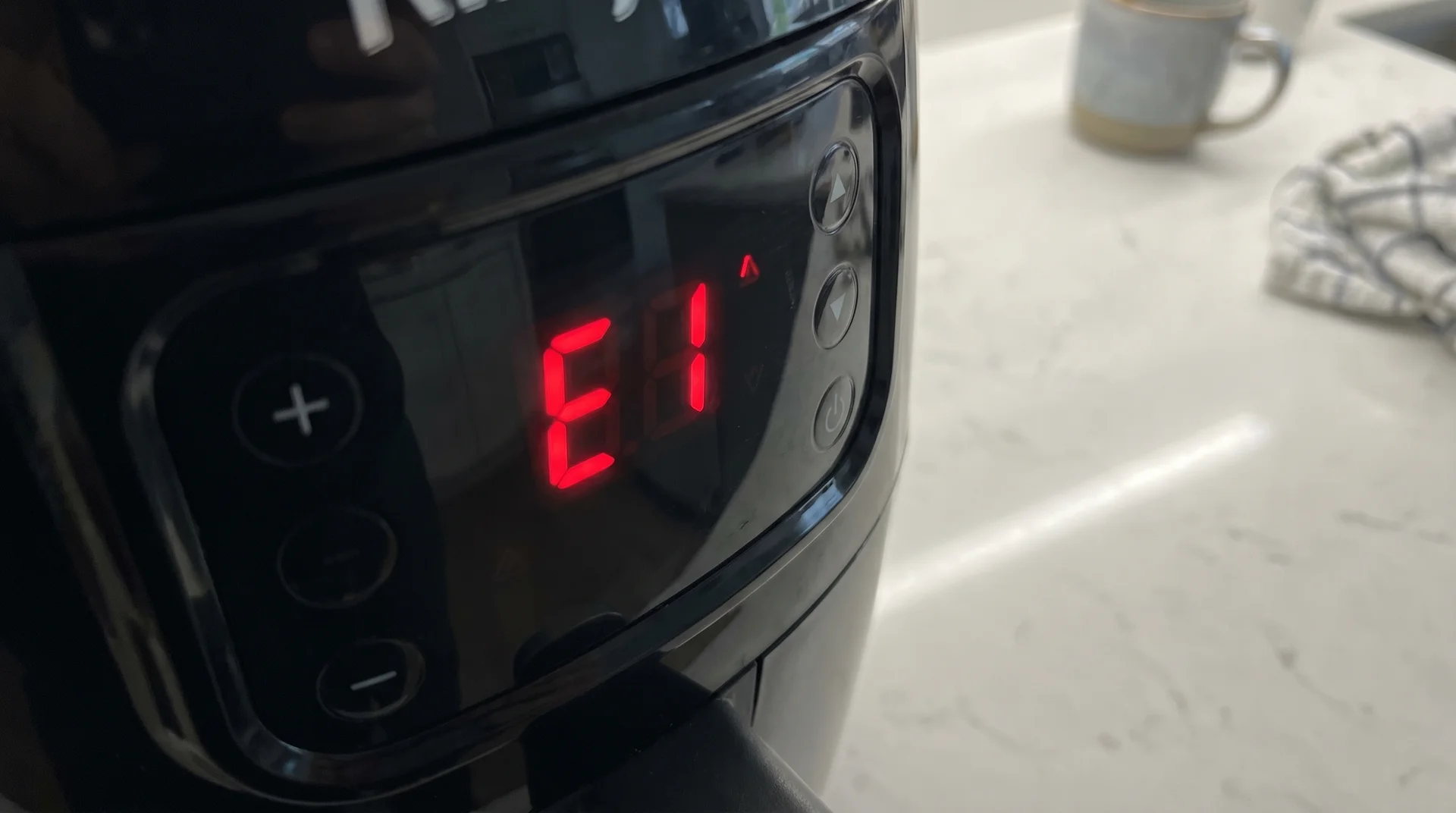 air fryer error code E1 on display — what it means and how to fix it